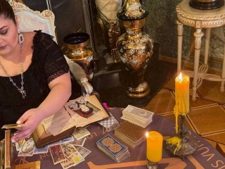Ясновидящая Маргарита Медечи. Снятие порчи, гадание, любовная магия.